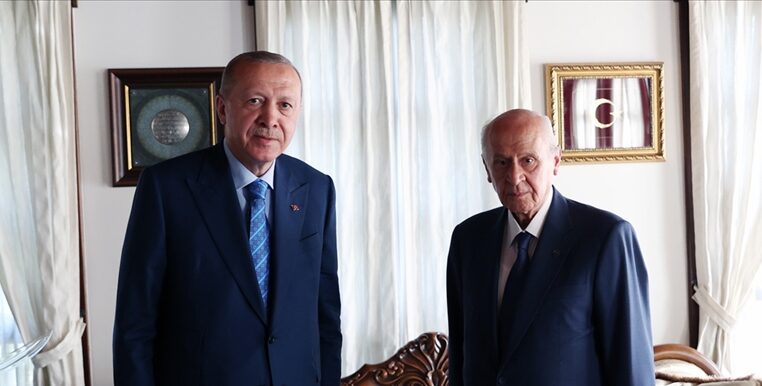 Erdoğan, Bahçeli’yi evinde ziyaret etti.