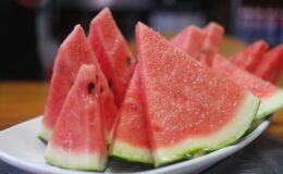 Why does watermelon cool down on direct sunshine? And 8 benefits of watermelon