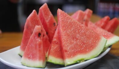 Why does watermelon cool down on direct sunshine? And 8 benefits of watermelon