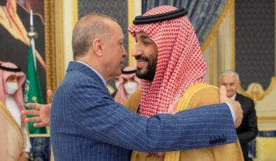 Erdoğan U dönüşlerine devam ediyor: Son viraj Suudi Arabistan | Erdoğan daha önce katil dediği Muhammed Bin Salman ile sarmaş dolaş…